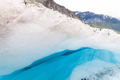 Haugabreen glacier against mountains