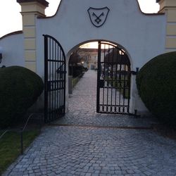 Walkway leading to footpath