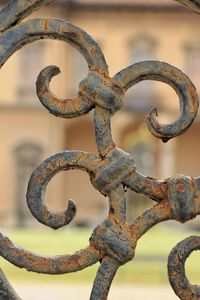 Close-up of rusty metal chain