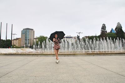 Skating in the rain - urban photo session