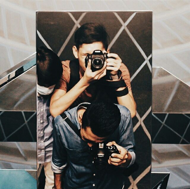 PHOTOGRAPHER TAKING SELFIE