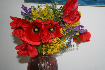 Close-up of red roses