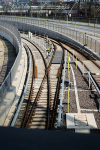 Rails and streets 