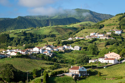 Scenic view pedreira village and pico do bartolomeu in nordeste region on sao miguel island, azores