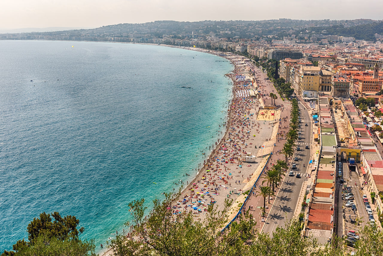 HIGH ANGLE VIEW OF SEA AGAINST SKY