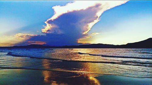 Reflection of clouds in sea