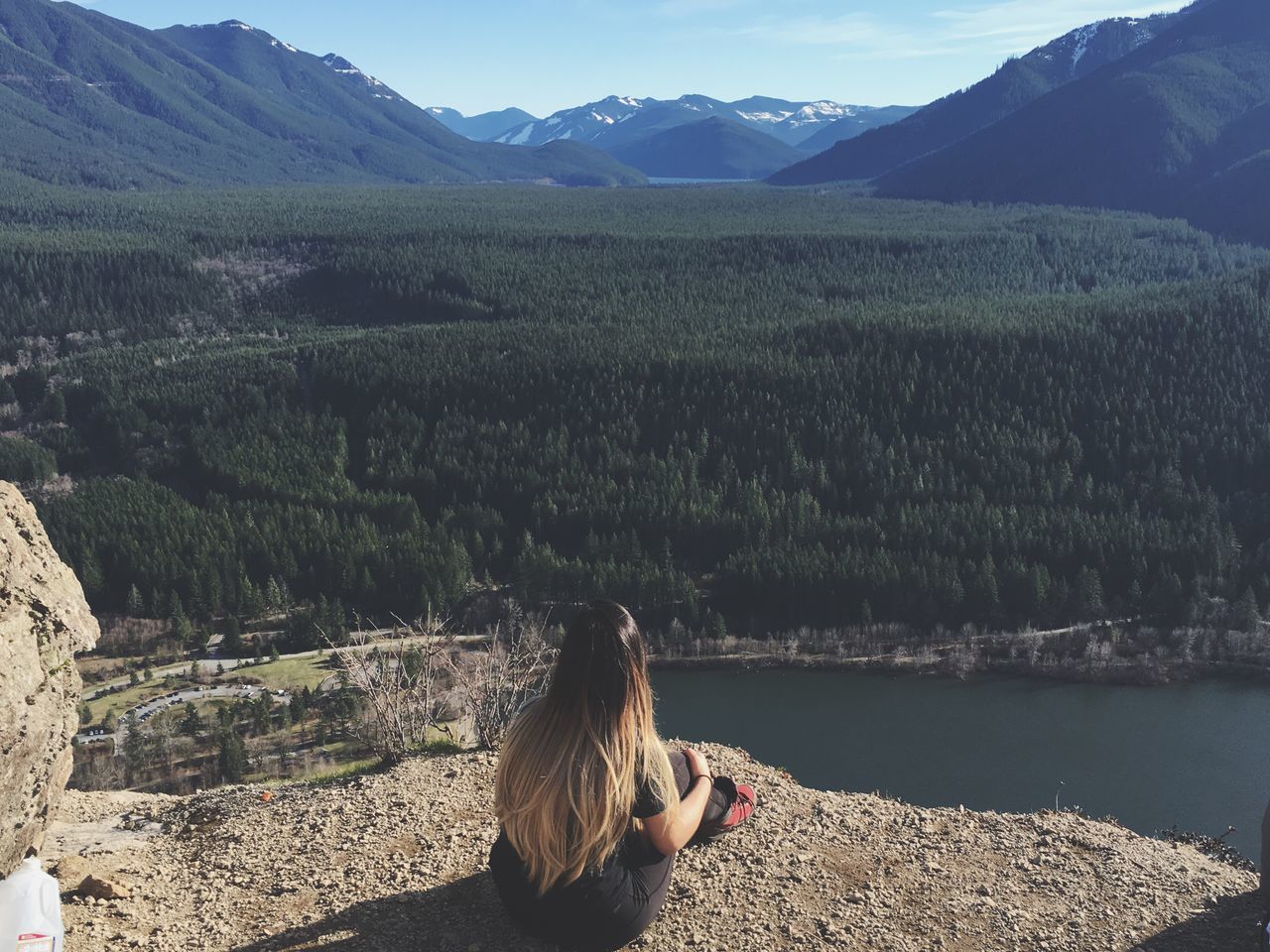 mountain, mountain range, tranquility, tranquil scene, scenics, lake, beauty in nature, water, landscape, nature, lifestyles, leisure activity, relaxation, idyllic, non-urban scene, sitting, tree, sky