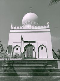 Low angle view of building of islamic dargah against sky