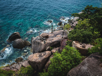 Scenic high angle view of natural viewpoint on big stack rock coastline. koh tao island, thailand.