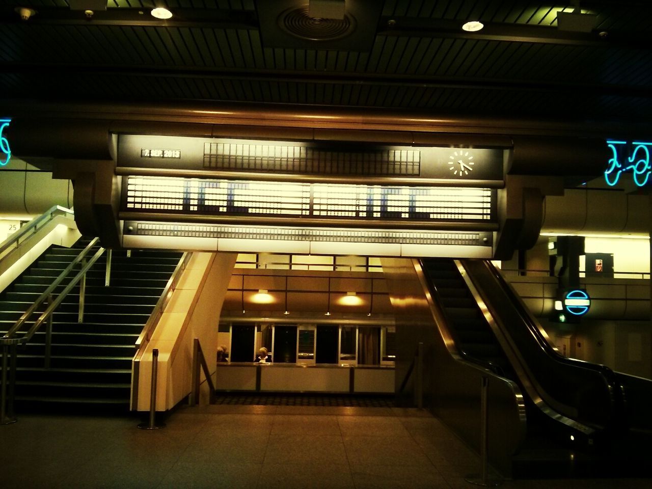 indoors, illuminated, ceiling, absence, subway, subway station, empty, lighting equipment, flooring, interior, public transportation, convenience, seat, technology, chair, railroad station, escalator, modern, railroad station platform, communication