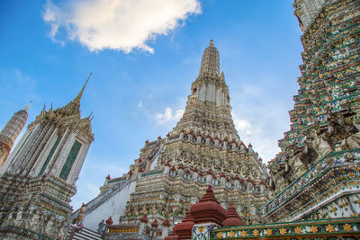 The great white pagoda at wat arun against the blue sky  famous places in bangkok