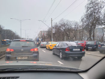 Traffic on road in city