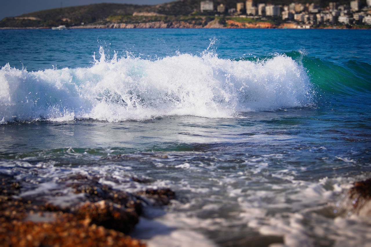 WATER SPLASHING IN SEA