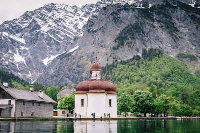 Building with mountain range in the background