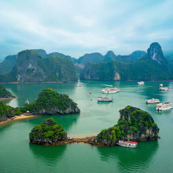 Picturesque sea landscape. ha long bay, vietnam