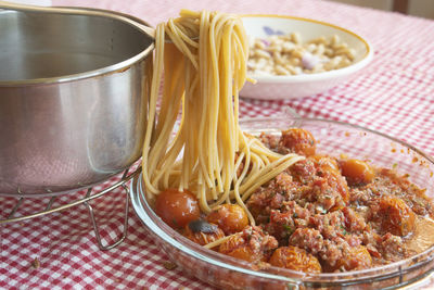 Close-up of pasta in bowl on table