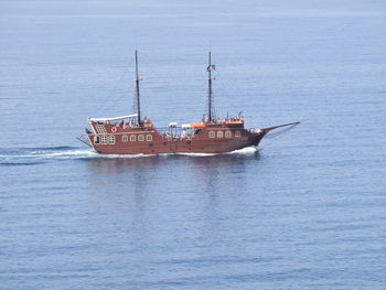 Ship sailing in sea