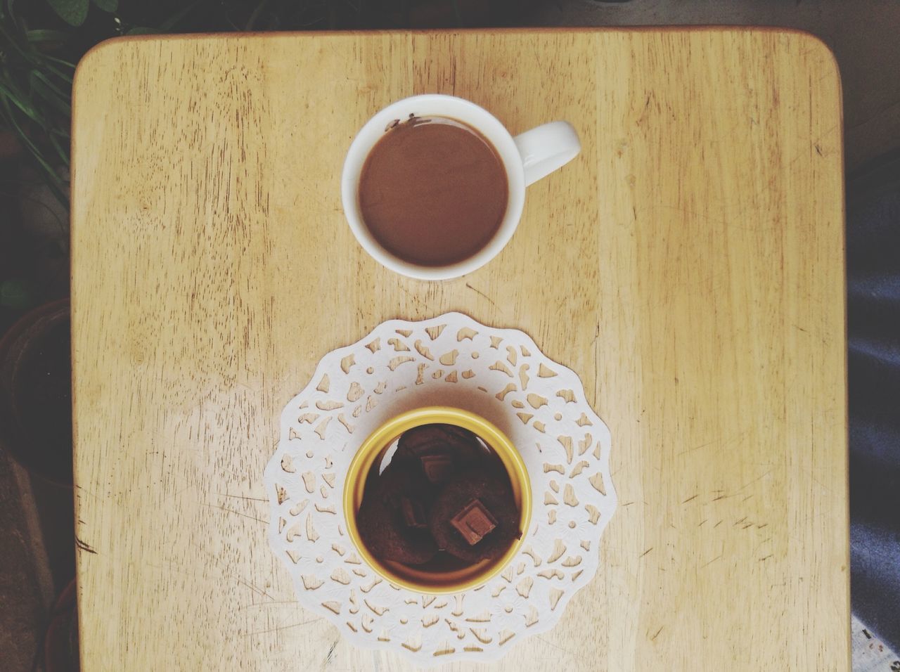 coffee cup, drink, refreshment, coffee - drink, table, food and drink, indoors, wood - material, coffee, saucer, freshness, directly above, cup, still life, high angle view, wooden, close-up, tea cup, wood, tea