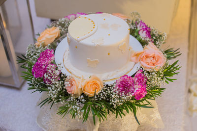 Close-up of pink flowers on table