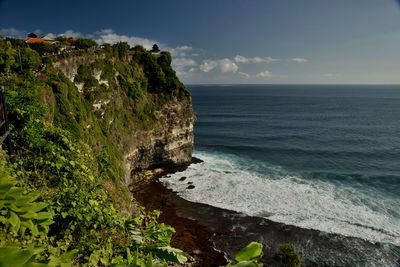 Pura uluwatu viewpoint landscape, bali indonesia