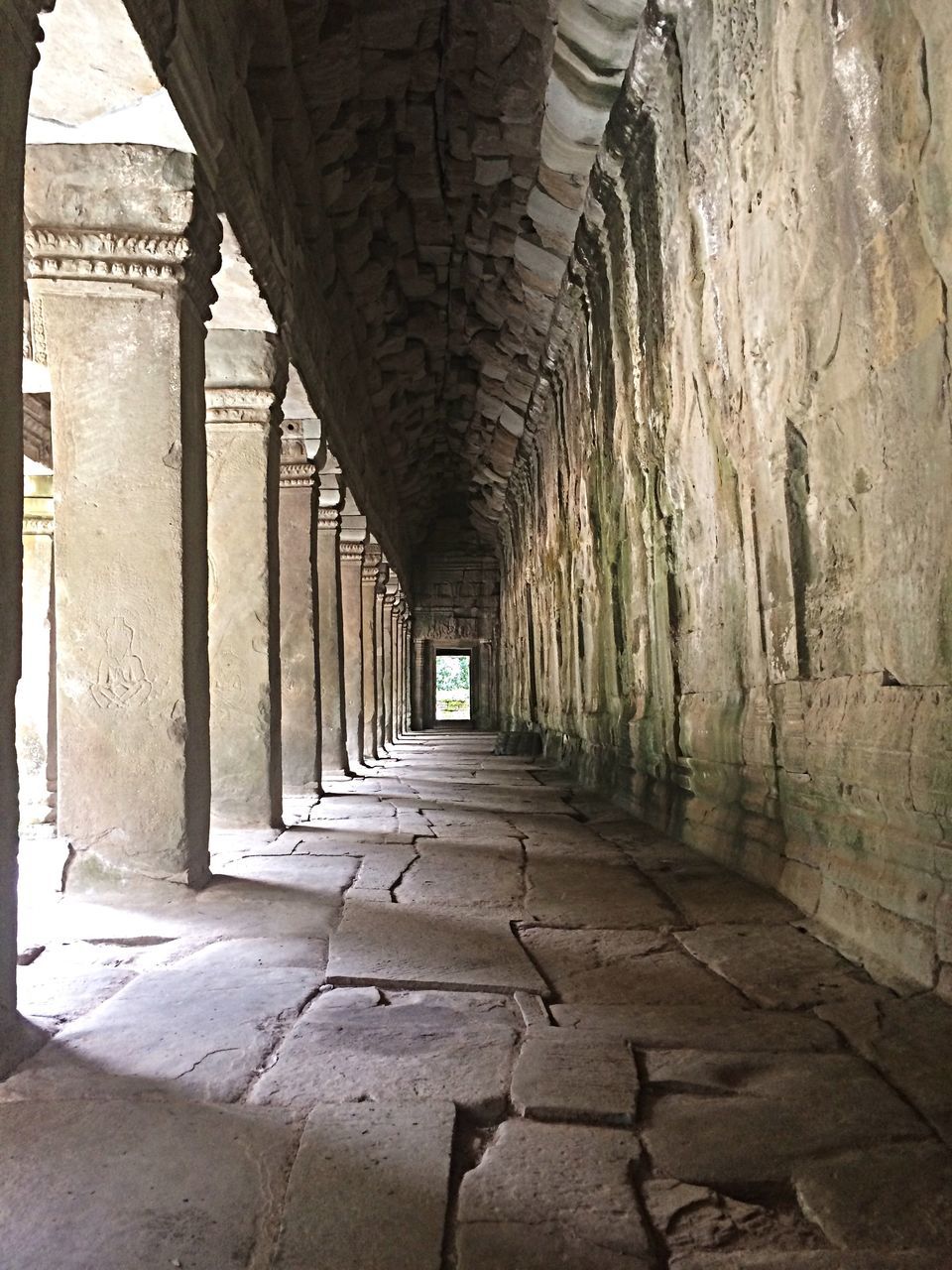 the way forward, architecture, built structure, indoors, diminishing perspective, corridor, vanishing point, architectural column, narrow, arch, wall - building feature, tunnel, old, building, empty, ceiling, walkway, column, colonnade, sunlight