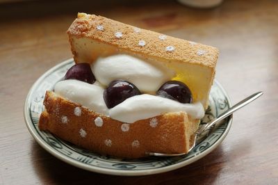 Close-up of cake in plate on table