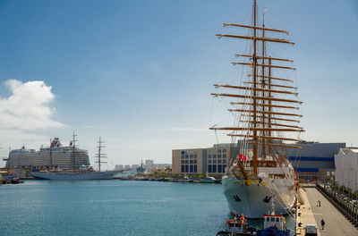 February 04 2022-las palmas, gran canaria, spain .view on the port of las palmas, gran canary 