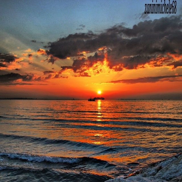 sunset, sea, water, horizon over water, sky, scenics, orange color, beauty in nature, tranquil scene, sun, cloud - sky, tranquility, idyllic, beach, nature, reflection, cloud, dramatic sky, shore, waterfront