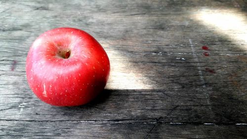 Close-up of apple on table