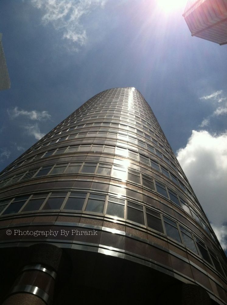 LOW ANGLE VIEW OF MODERN OFFICE BUILDING