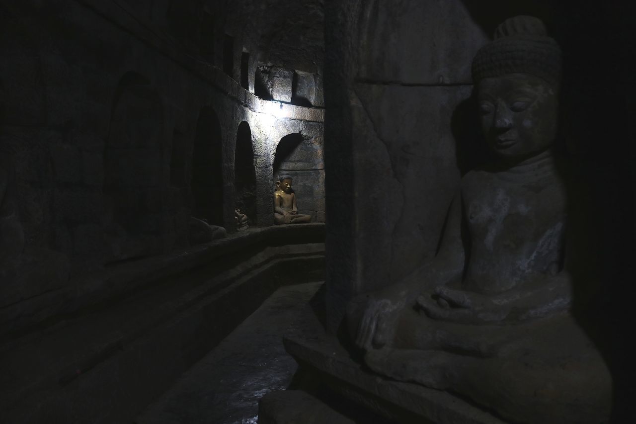 statue, human representation, male likeness, sculpture, spirituality, indoors, religion, history, ancient, place of worship, no people, travel destinations, ancient civilization, old ruin, day, close-up