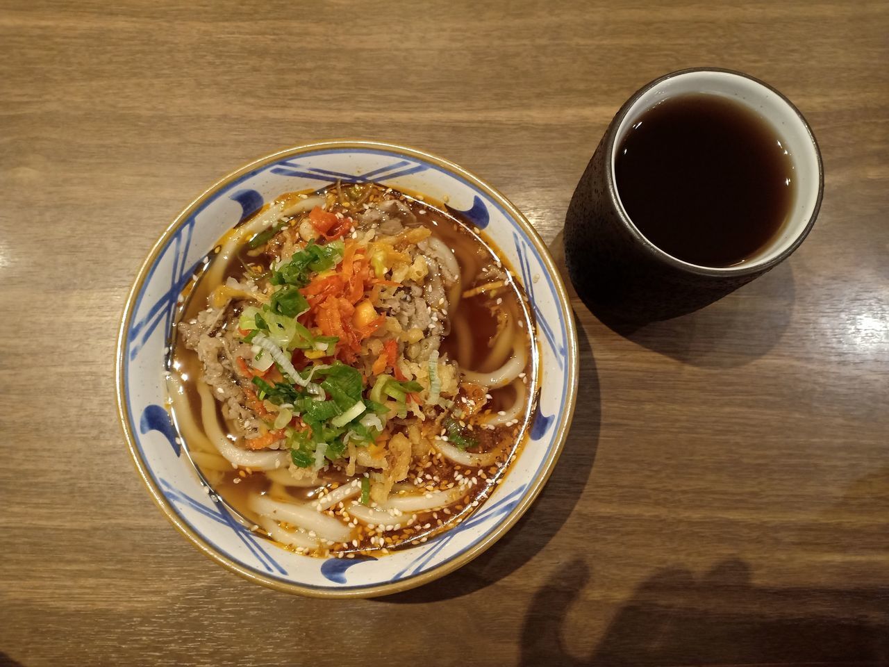 HIGH ANGLE VIEW OF FOOD IN BOWL