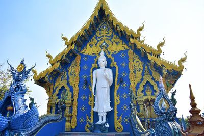 Blue temple in chiang rai, thailand 