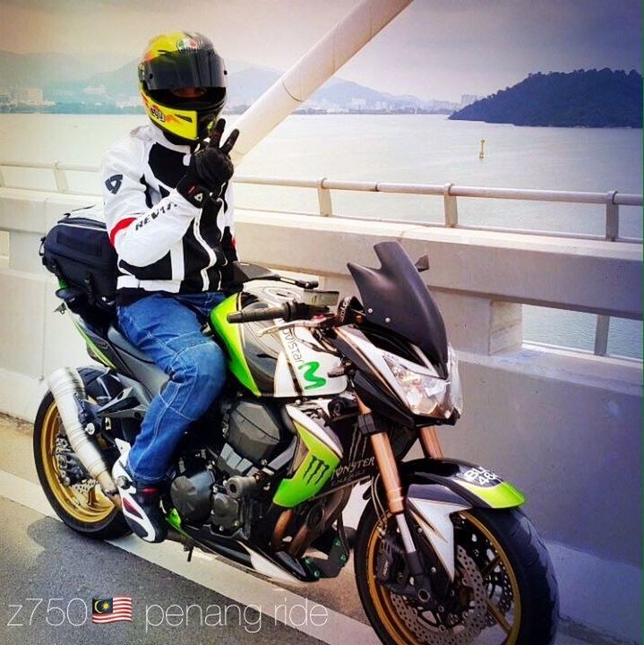 mode of transport, transportation, land vehicle, stationary, bicycle, parking, parked, car, parking lot, high angle view, sunlight, no people, day, travel, absence, outdoors, in a row, motorcycle, street, variation