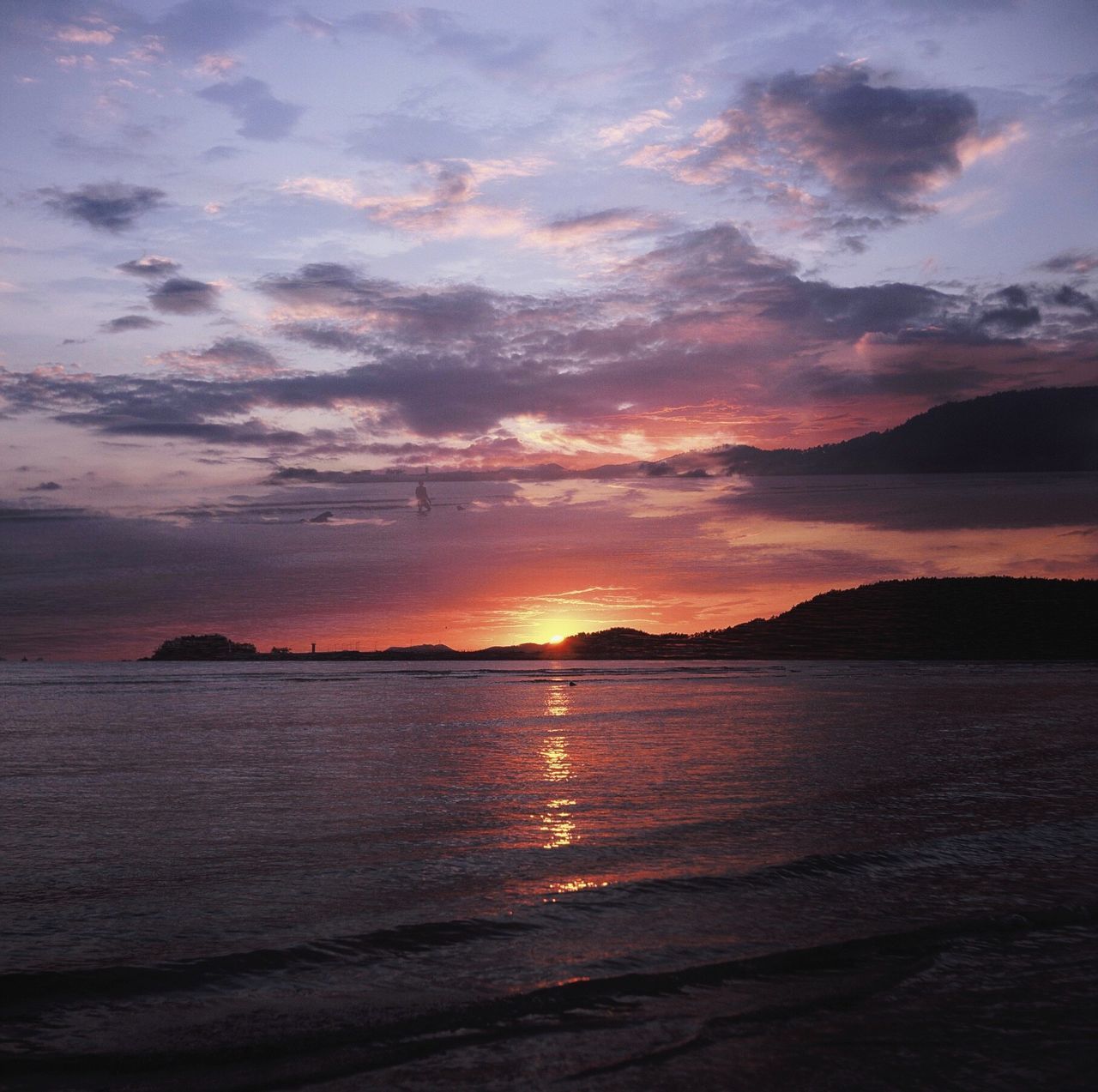 sunset, water, sea, scenics, tranquil scene, tranquility, beauty in nature, sky, beach, idyllic, horizon over water, reflection, nature, shore, cloud - sky, sun, orange color, silhouette, cloud, sunlight