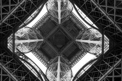 Eiffel tower in paris, france