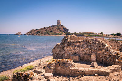 Old ruin building against sky