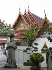 Statue of temple against sky