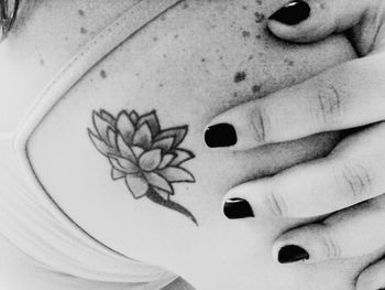 Close-up of cropped hand