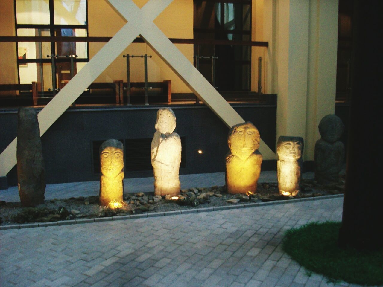 STATUE OF ILLUMINATED LAMP