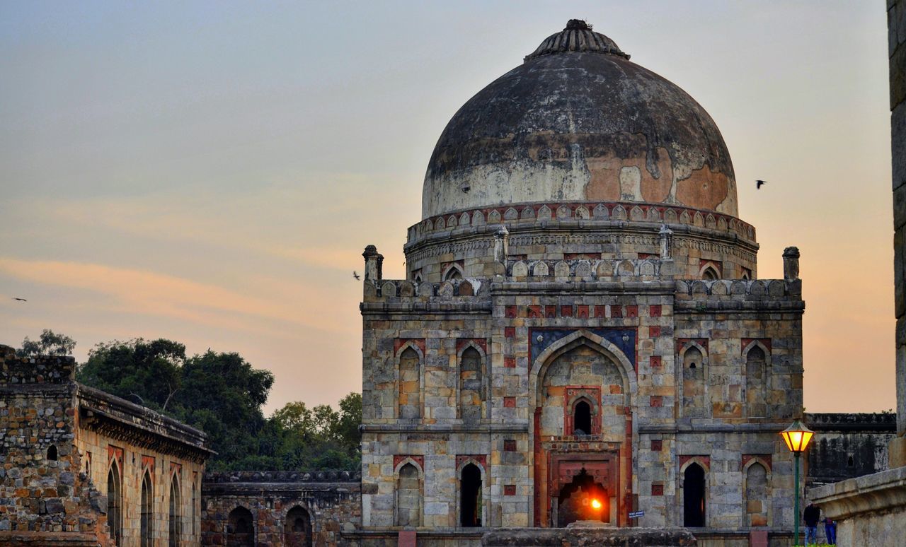 architecture, building exterior, built structure, famous place, religion, place of worship, travel destinations, dome, tourism, history, spirituality, travel, low angle view, international landmark, sky, cathedral, capital cities, church, clear sky