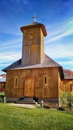 View of barn against sky