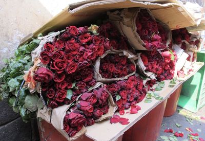 Dry bouquets of roses at flower market