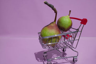 Close-up of apples in basket