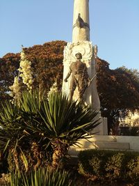 Statue against sky