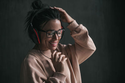 Portrait of a smiling young woman