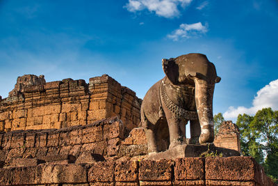 Pre rup temple site among the ancient ruins of angkor wat hindu temple complex in siem reap cambodia