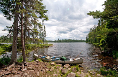 Canoe ready to set off on sitka lake in the boundary waters