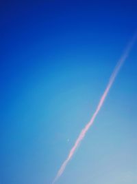 Low angle view of vapor trail in sky