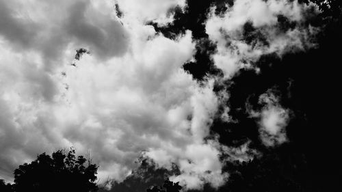 Low angle view of cloudy sky